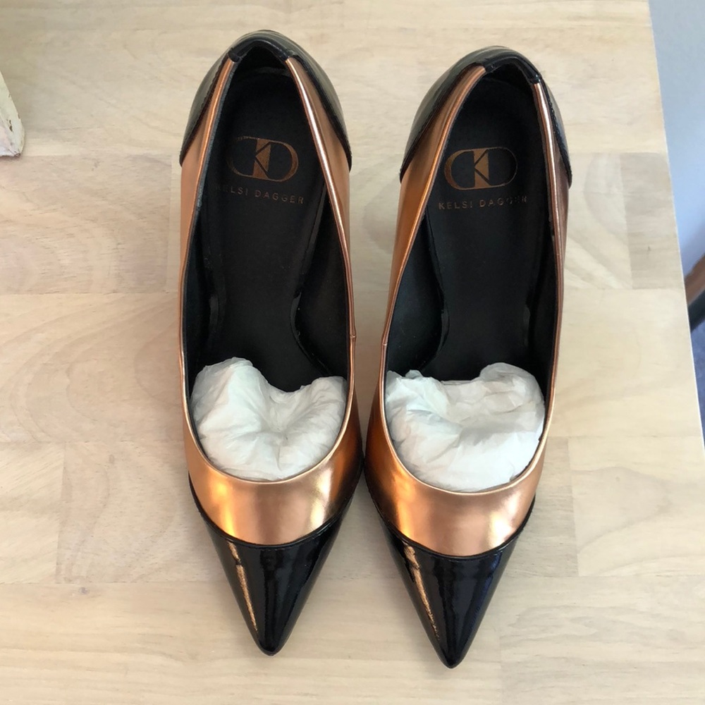 Rose Gold and Black Kelsi Dagger Pumps